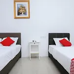 Oyo 89772 Roselyn Inn