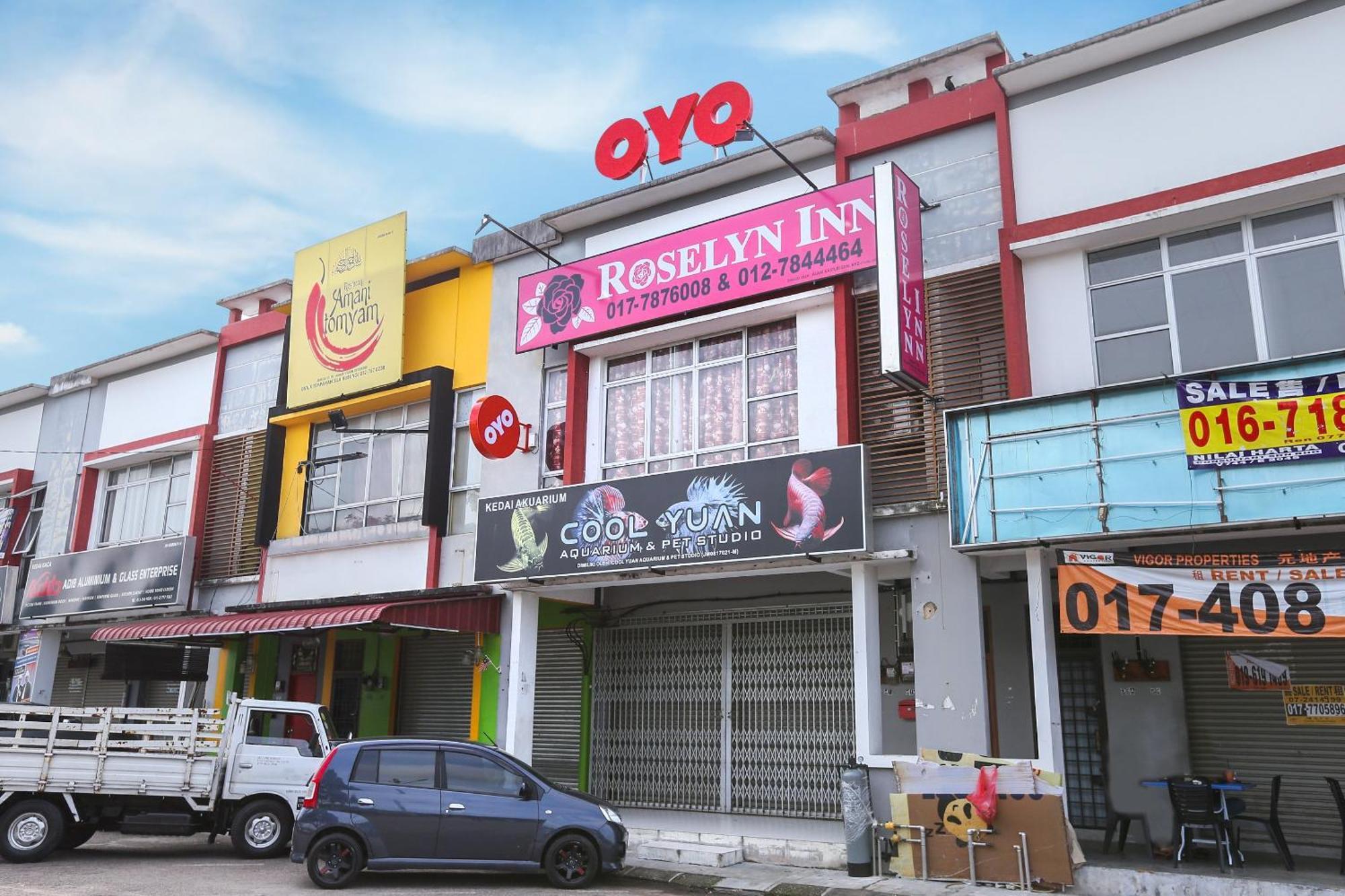 Oyo 89772 Roselyn Hotel
