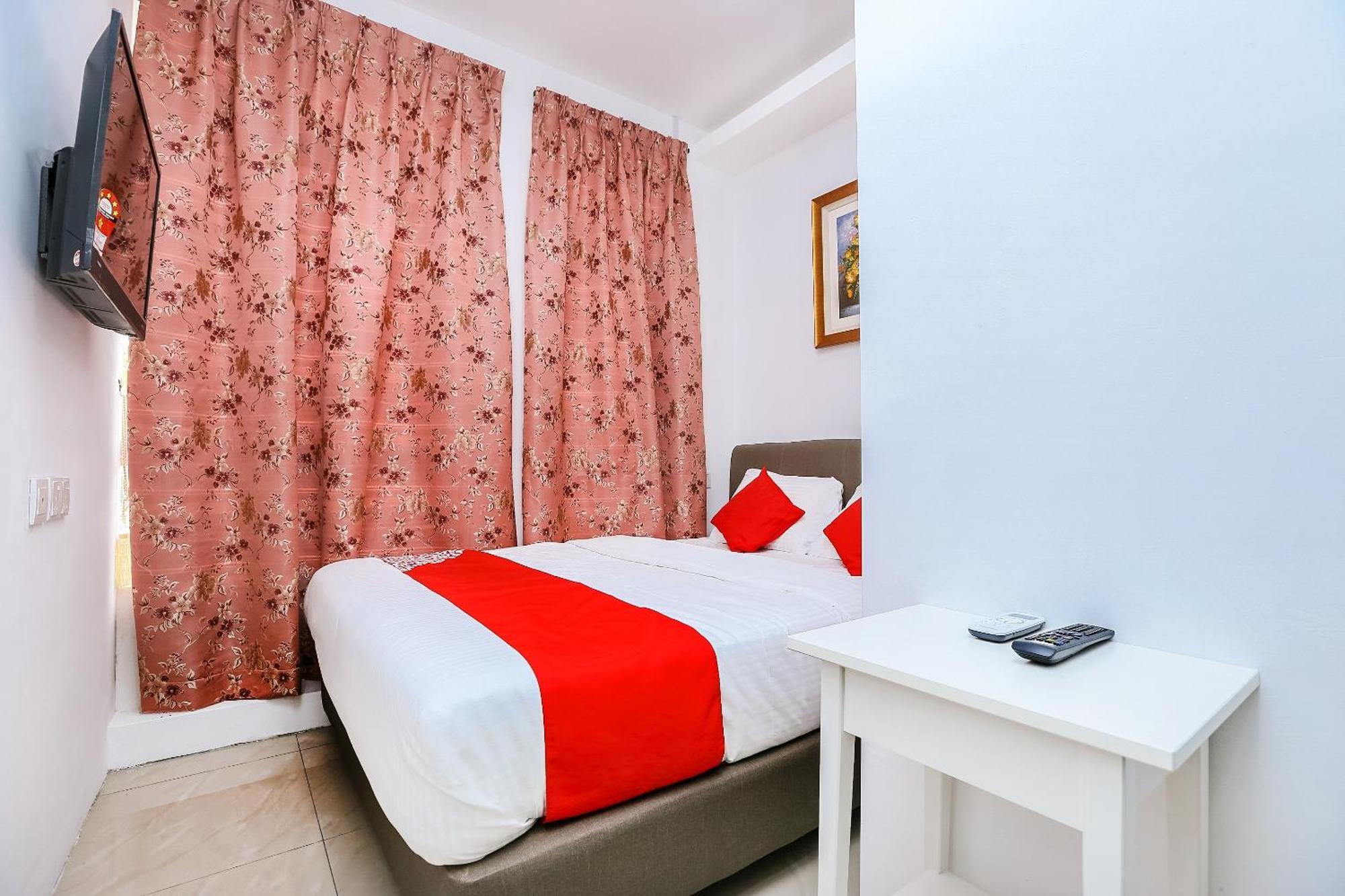 Hotel Oyo 89772 Roselyn